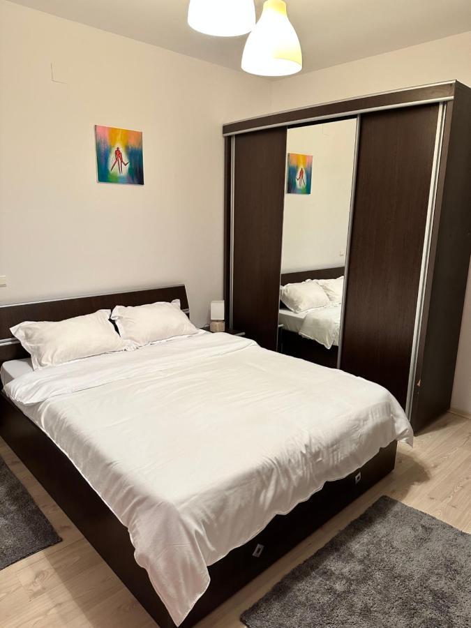 Apartament Otopeni Kültér fotó
