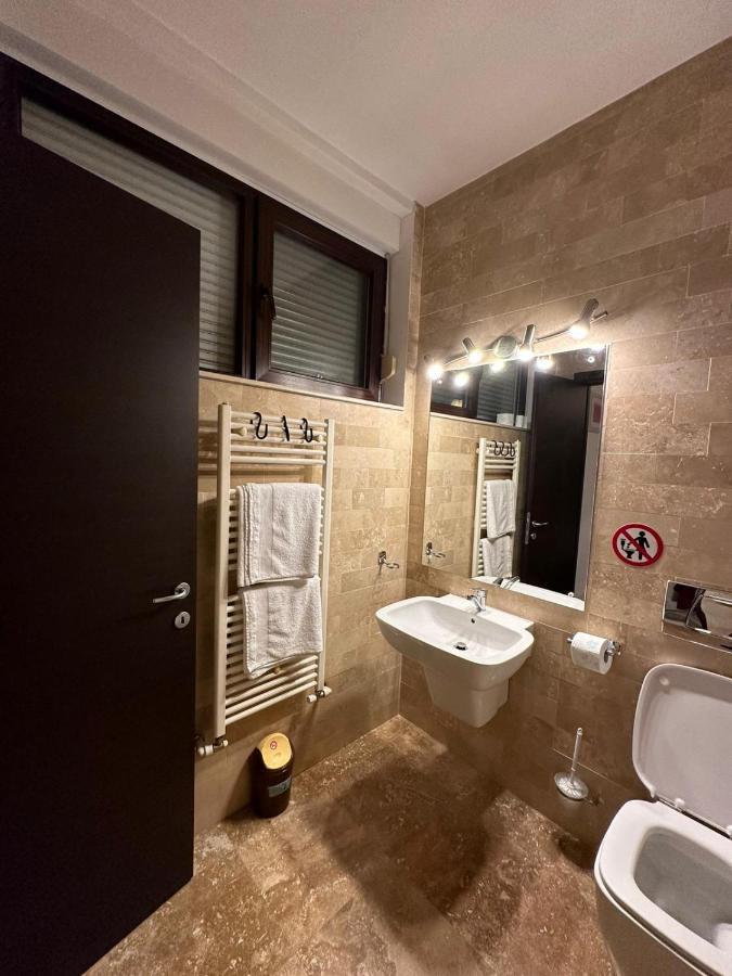Apartament Otopeni Kültér fotó