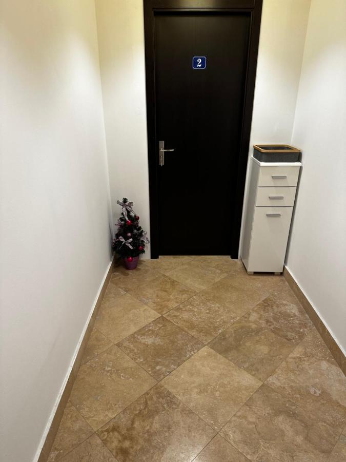 Apartament Otopeni Kültér fotó